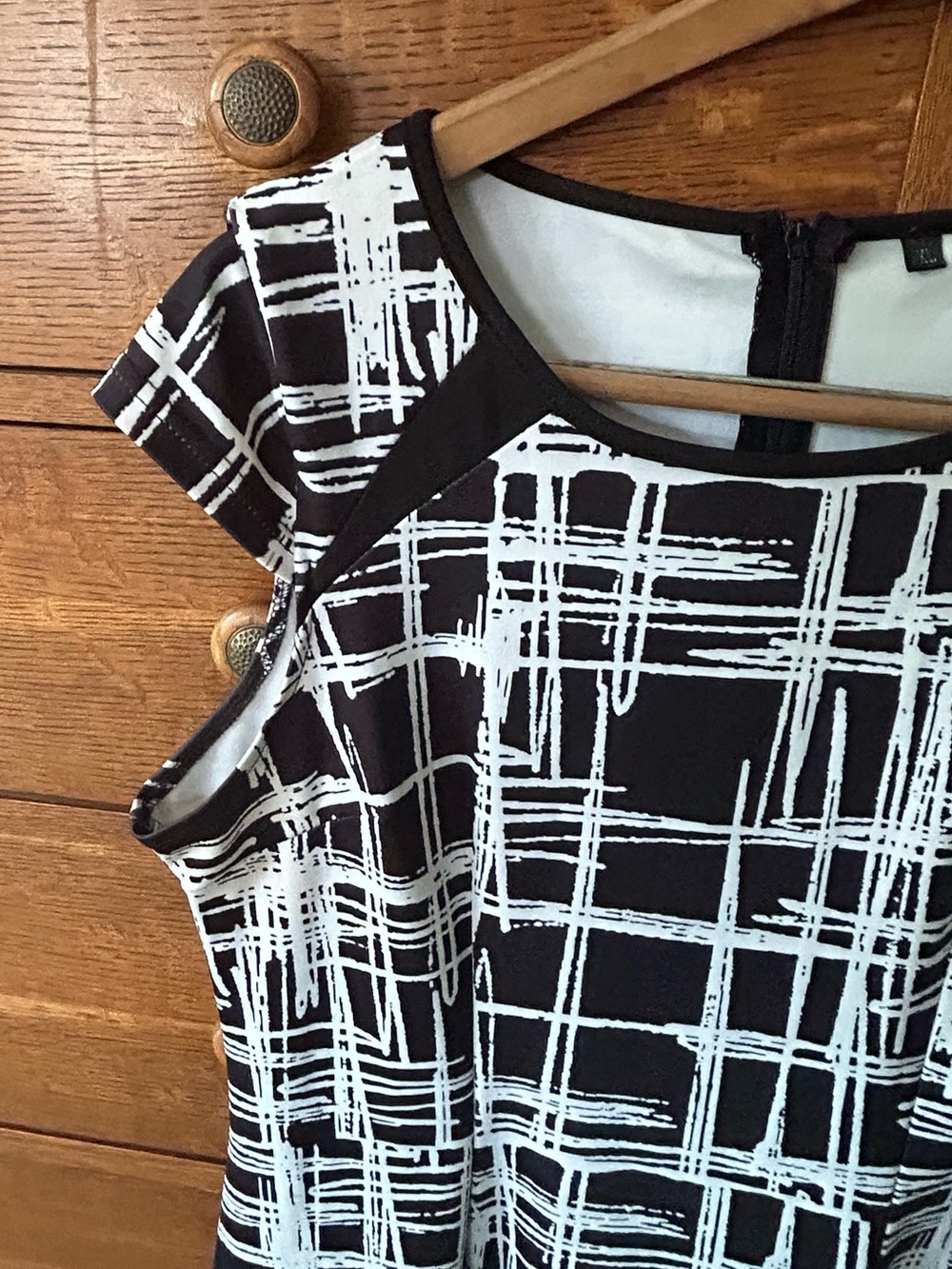 Black & White Abstract Plaid Sheath Dress - Picture 3 of 5